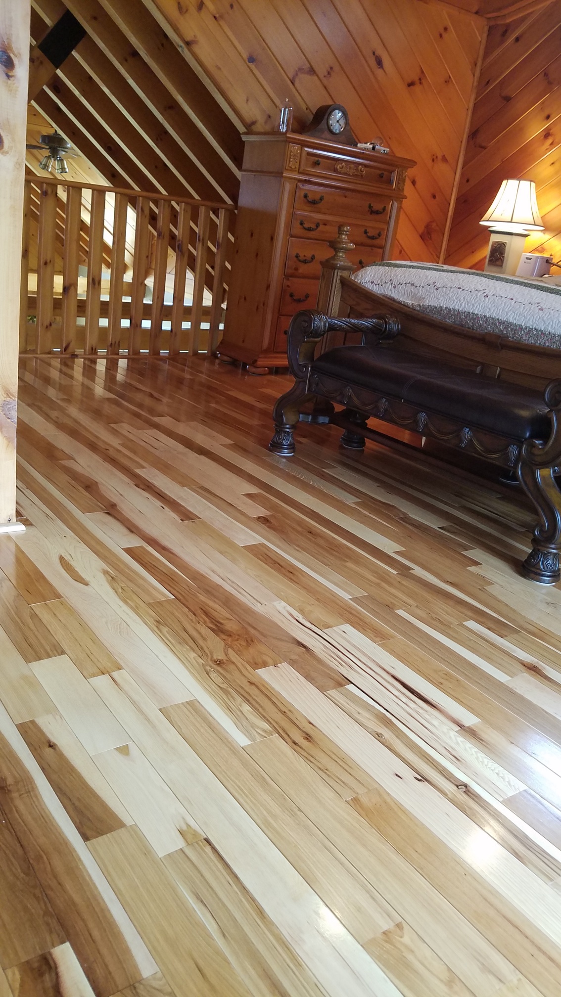 PREFINISHED HICKORY NATURAL MILL RUN